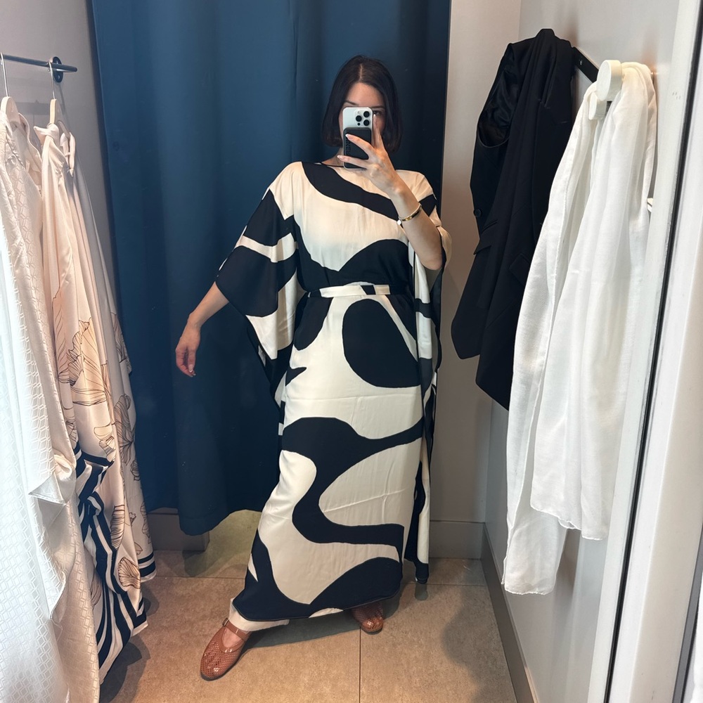 H&M Ramadan Spring 2025 Collection Limited Edition Kaftan Black and White Dress